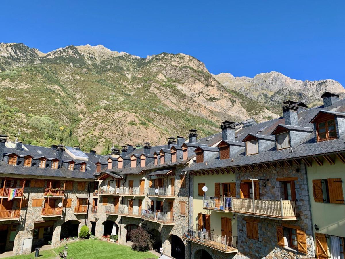 Bpirineos-La Borda Apartment เบนาสเก ภายนอก รูปภาพ