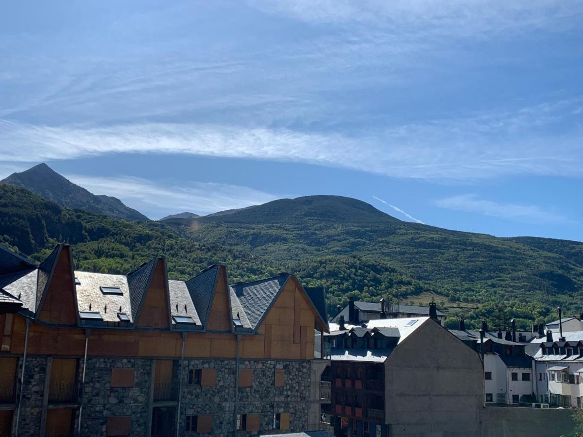 Bpirineos-La Borda Apartment เบนาสเก ภายนอก รูปภาพ